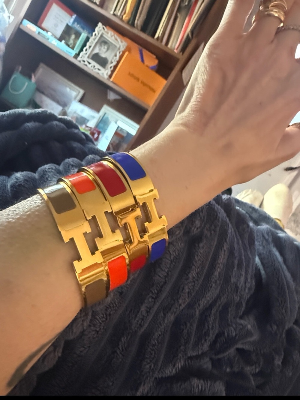 Gold Tone H-Closure Hinged Cliq Bangle with Bright Orange Enamel NEW - Picture 8 of 8